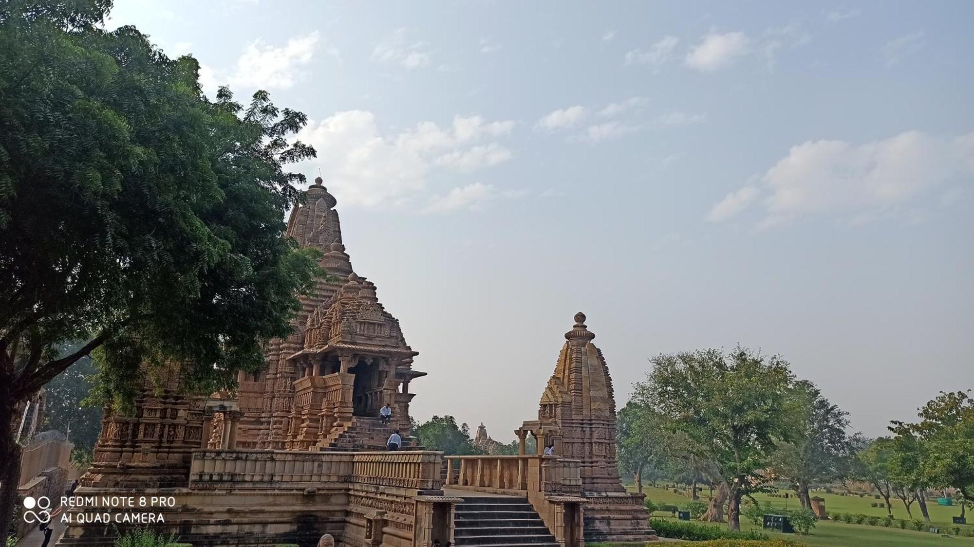 Abhiram Homestay Khajurāho Exteriör bild