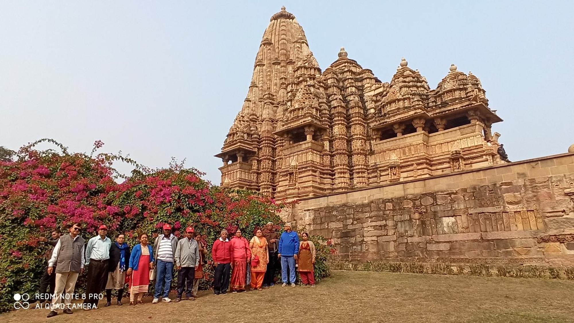 Abhiram Homestay Khajurāho Exteriör bild