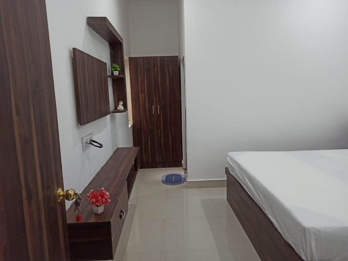 Abhiram Homestay Khajurāho Exteriör bild