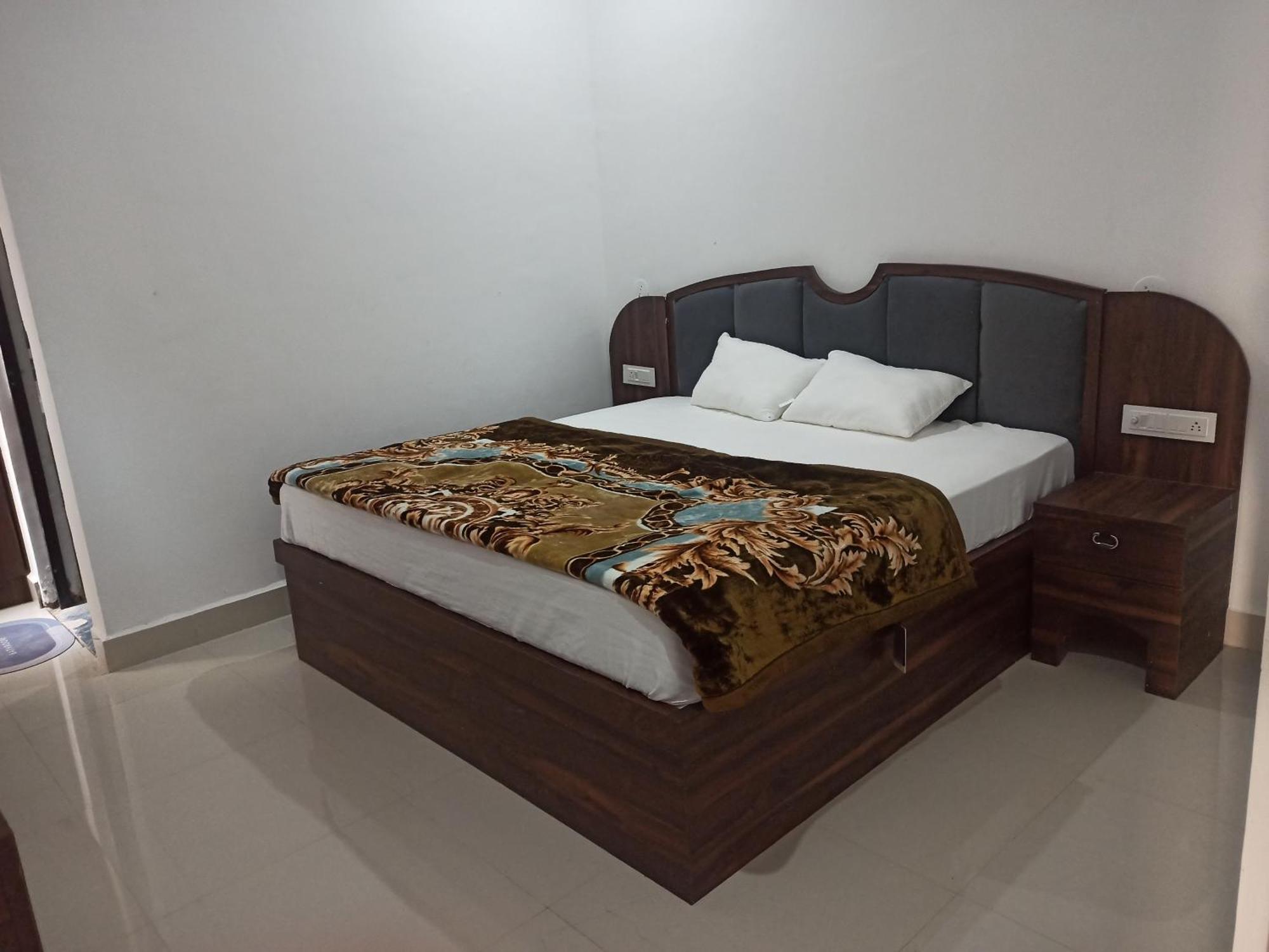 Abhiram Homestay Khajurāho Exteriör bild