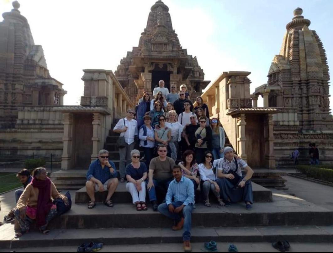 Abhiram Homestay Khajurāho Exteriör bild