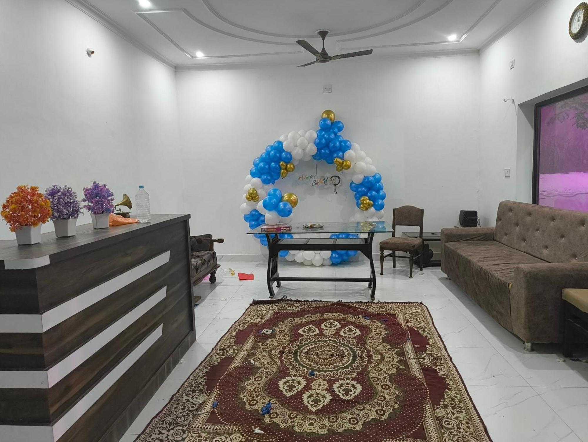 Abhiram Homestay Khajurāho Exteriör bild
